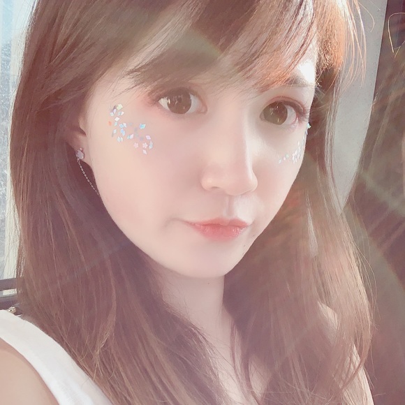 Meet your Posher, Tina - Picture 1 of 1